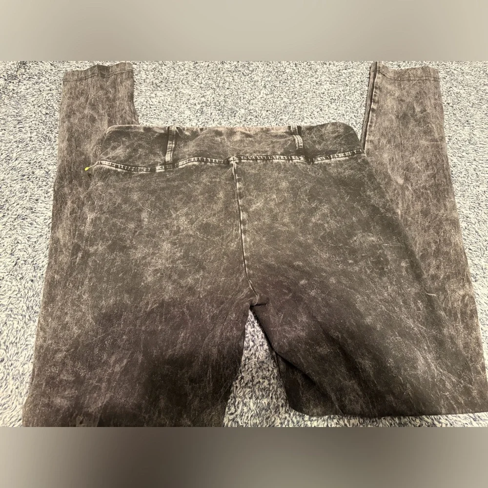 Talula Charcoal Acid Wash leggings Size M - Picture 8 of 8